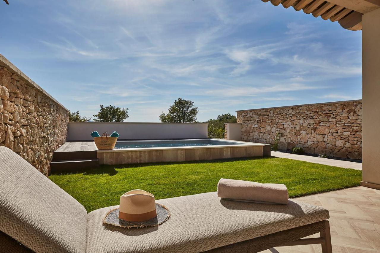 Suite Private Pool,1548607084:JPEG